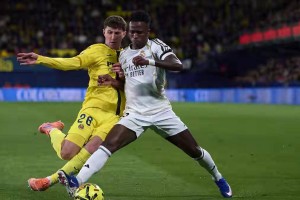 西甲第21轮：皇家马德里客场2-0完胜比利亚雷亚尔，暂登积分榜首位