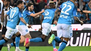 意甲焦点战：那不勒斯VS科莫——实力差距下的胜负天平与比分推演