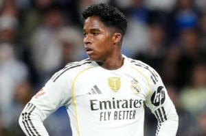 冷门连环爆！巴黎丢榜首，法甲争冠已经乱套了！