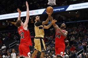 琼斯31分米勒26+11 奇才不敌公牛8连败