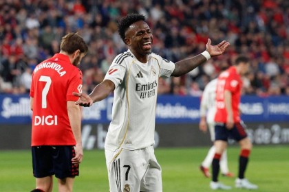 天助巴萨！奥萨苏纳1-2爆冷击败皇马，西甲榜首争夺局势复杂多变